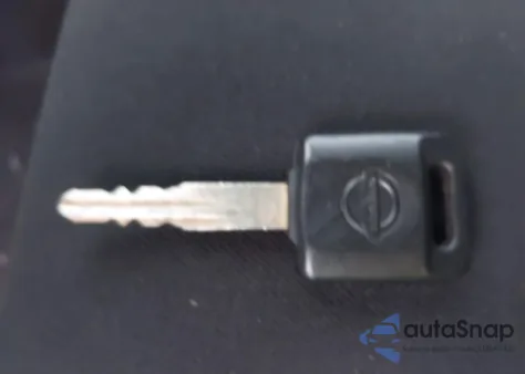 2025 Nissan Versa 1.6 S z USA, uszkodzony, nr VIN 3N1CN8DV5SL812857